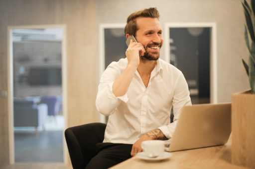 Picture of Guy-in-Phone